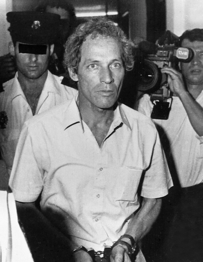 Angel Cabrera Batista "El Rubio", acusado de la muerte del industrial Eufemiano Fuentes, ha sido condenado a 12 años y un día de reclusión menor, En la foto, entrando en la audiencia el pasado día 15 para ser juzgado. / EFE Angel Cabrera Batista "El Rubio", acusado de la muerte del industrial Eufemiano Fuentes, ha sido condenado a 12 años y un día de reclusión menor, En la foto, entrando en la audiencia el pasado día 15 para ser juzgado. / EFE