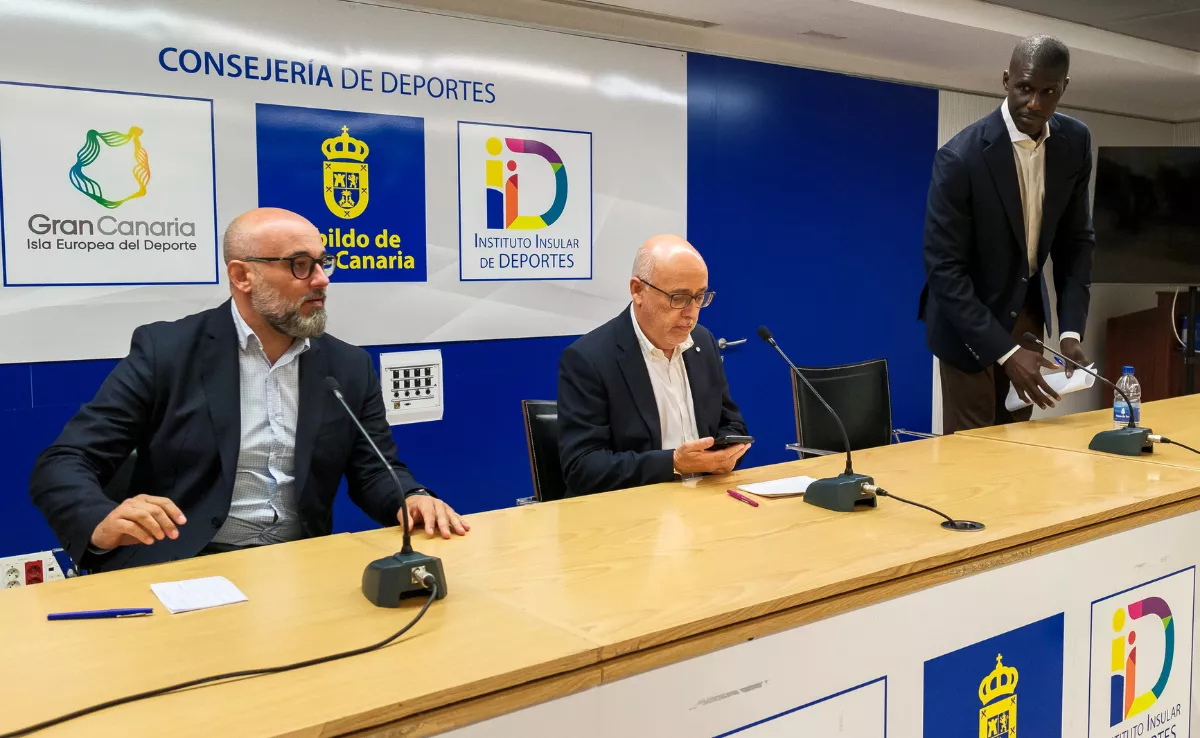 Rueda de prensa que ofreció el Cabildo de Gran Canaria para dar a conocer los planes de futuro del Dreamland Gran Canaria / ÁNGEL MEDINA - EFE