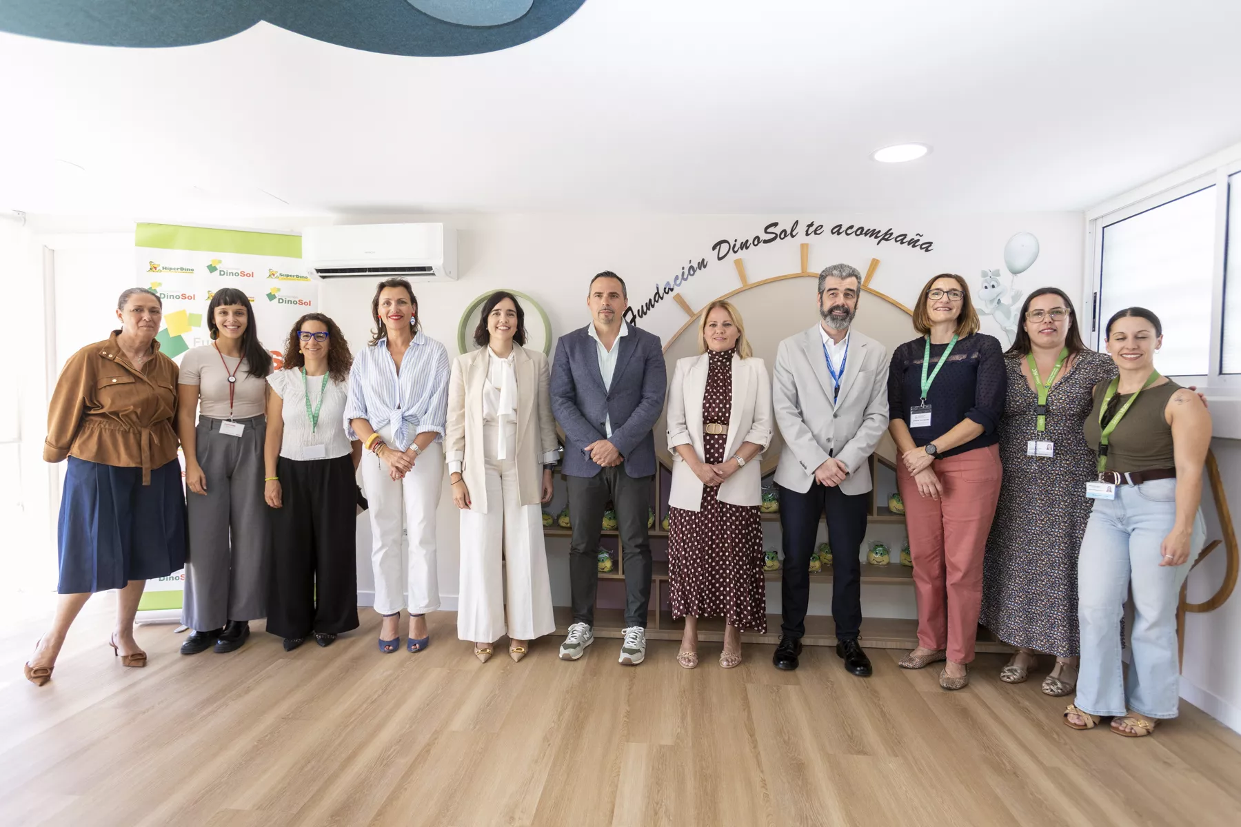 Nueva sala de descanso y juegos para menores hospitalizados en el HUC. / HIPERDINO