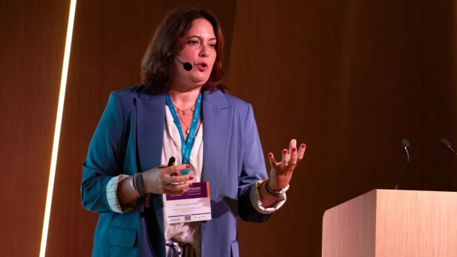 La presidenta de la APLP, Beatriz Calzada, durante su intervención en el foro de Mallorca de puertos deportivos. / APLP La presidenta de la APLP, Beatriz Calzada, durante su intervención en el foro de Mallorca de puertos deportivos. / APLP