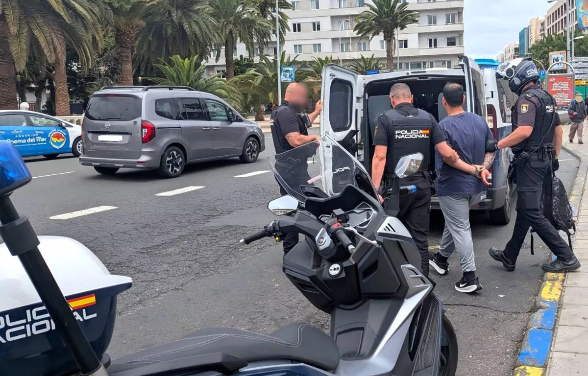 Detenido en San Telmo con casi 100 gramos de hachís durante un control policial. AH