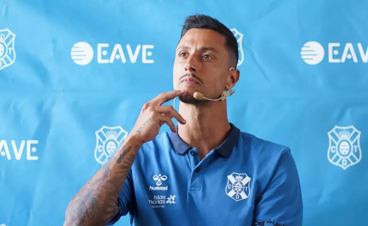El futbolista tinerfeño Maikel Mesa / RAMÓN DE LA ROCHA - EFE