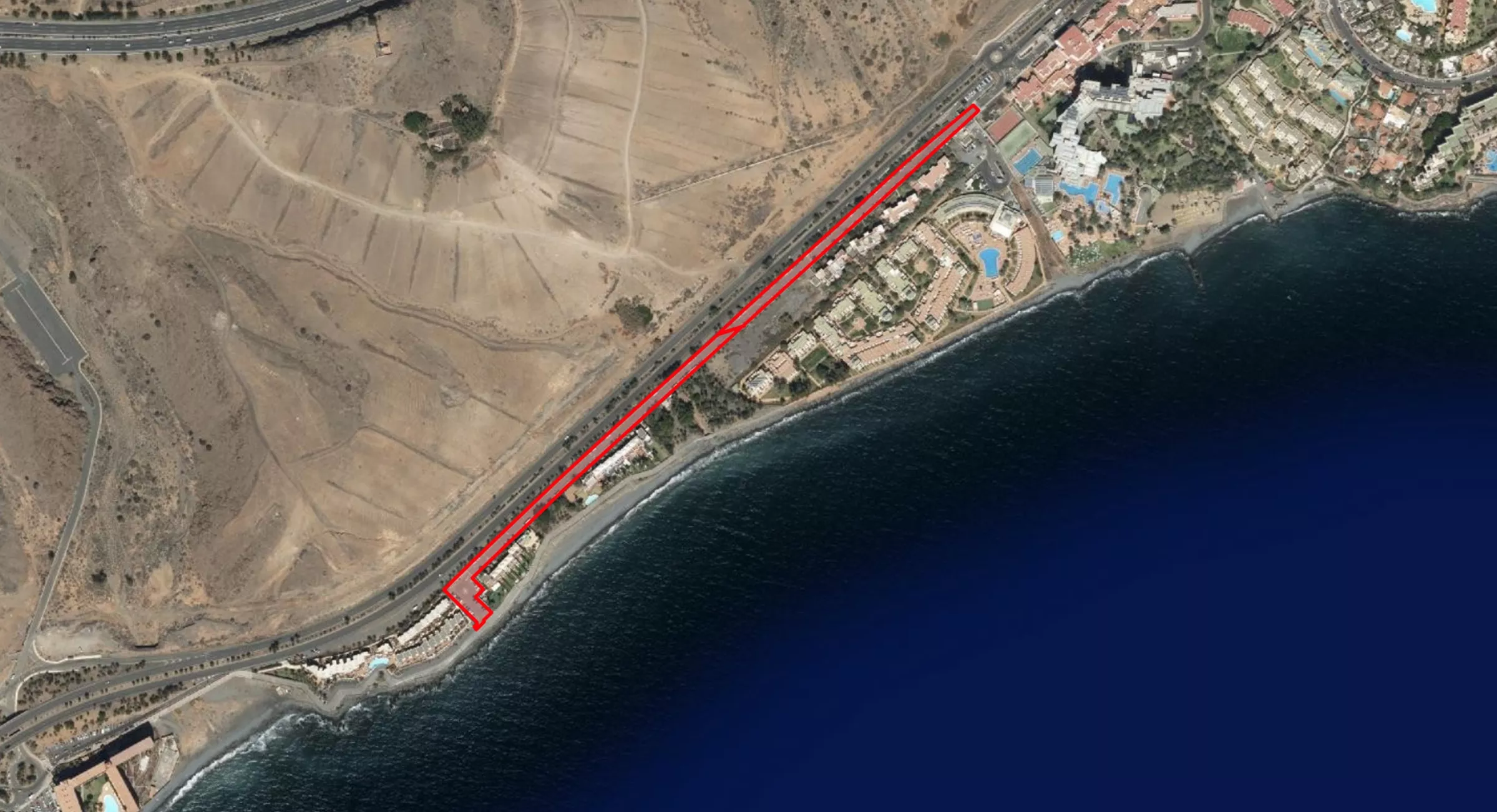 San Bartolomé de Tirajana renueva el firme de la Avenida principal de Bahía Feliz y anuncia cortes. AH
