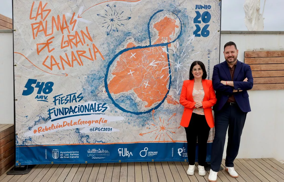 La alcaldesa Carolina Darias y el concejal de Cultura, Josué Íñiguez. AH