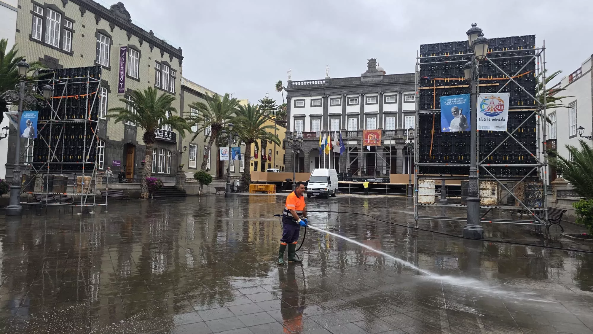 Dispositivo de limpieza para la visita del papa León XIV en Las Palmas de Gran Canaria. AH