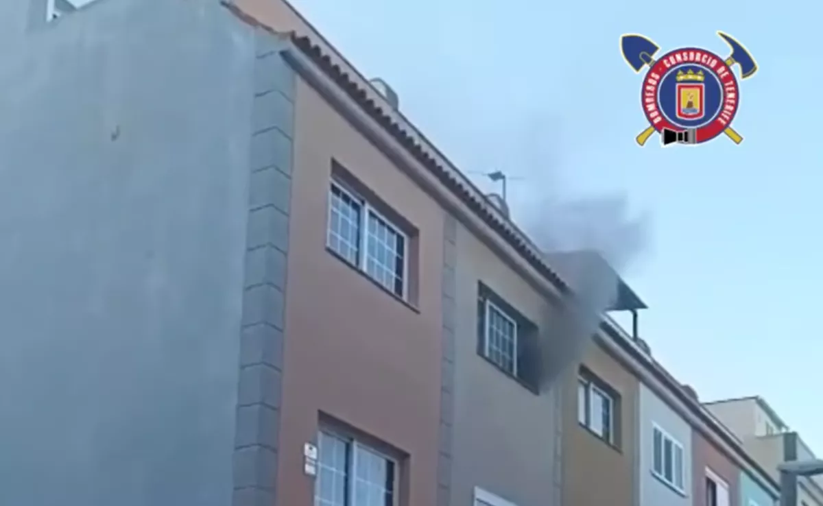 Incendio en una vivienda de El Sobradillo. / BOMBEROS DE TENERIFE Incendio en una vivienda de El Sobradillo. / BOMBEROS DE TENERIFE