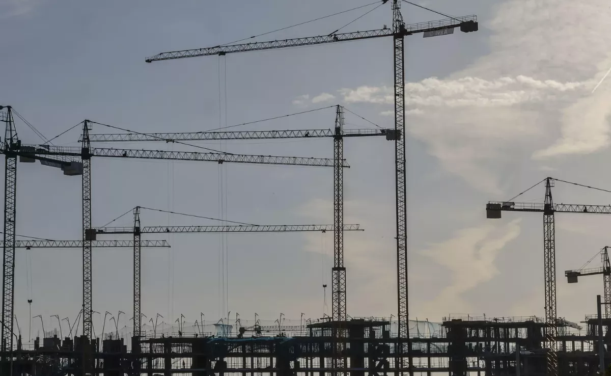 Imagen de unas viviendas en construcción / EFE