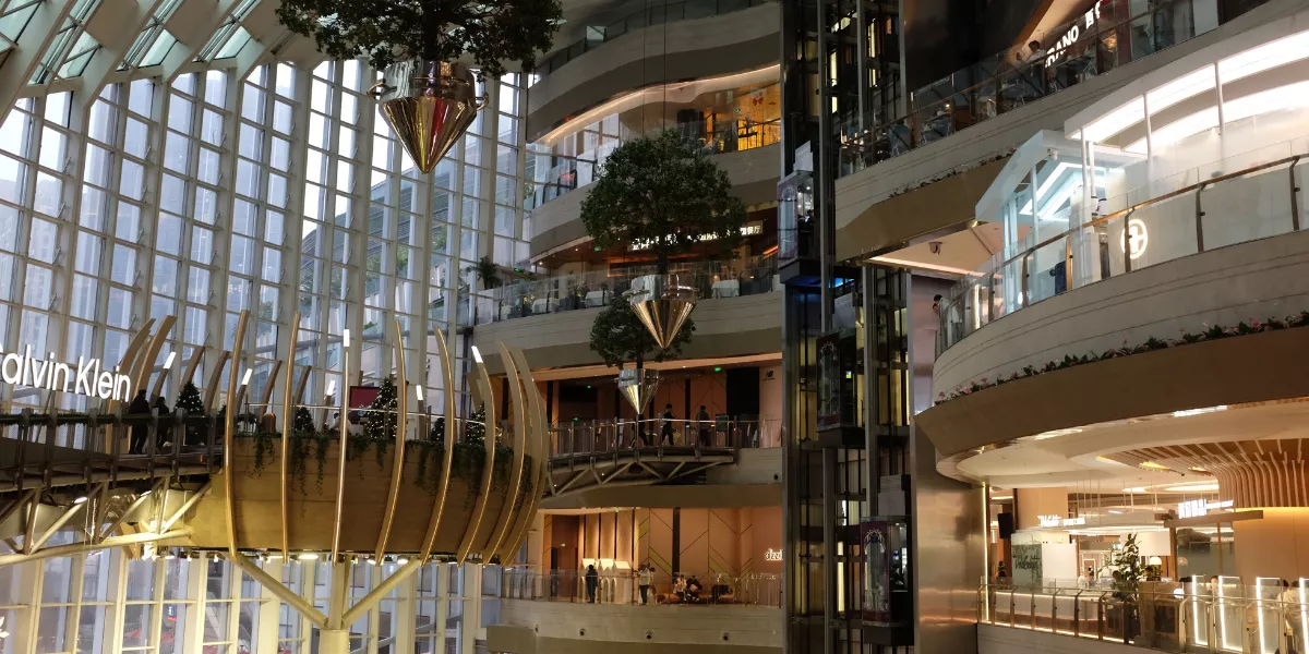 Imagen genérica del interior de un centro comercial / PEXELS