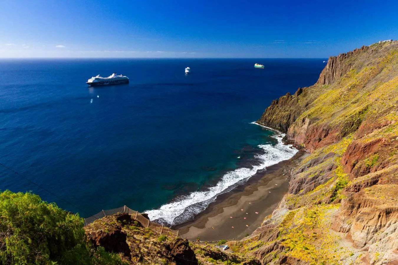 Santa Cruz de Tenerife to Temporarily Close Las Gaviotas Beach for Year-Long Emergency Works Santa Cruz de Tenerife to Temporarily Close Las Gaviotas Beach for Year-Long Emergency Works