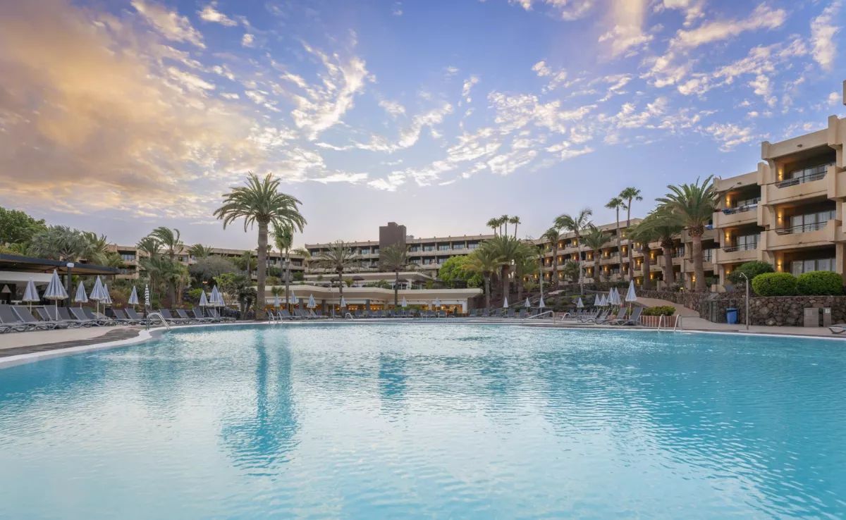 Barceló Lanzarote Active Resort, en Costa Teguise (Lanzarote) / AH