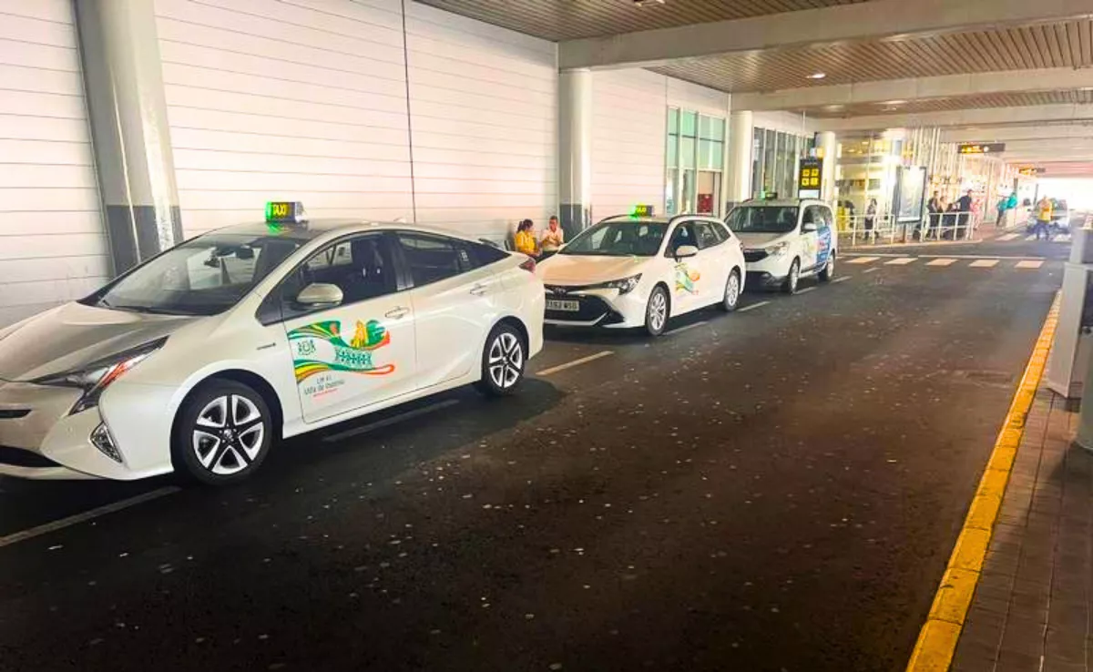 Imagen de taxis de Ingenio en el Aeropuerto de Gran Canaria / AYUNTAMIENTO DE INGENIO