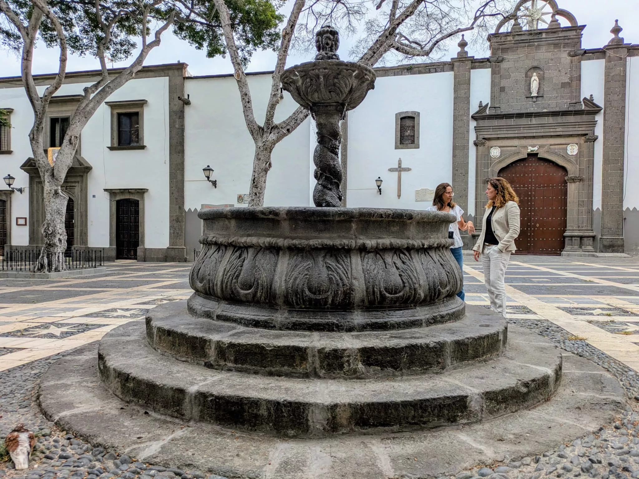 El Ayuntamiento de Las Palmas de Gran Canaria reabre la fuente de Santo Domingo tras su restauración. / AYUNTAMIENTO DE LAS PALMAS DE GRAN CANARIA