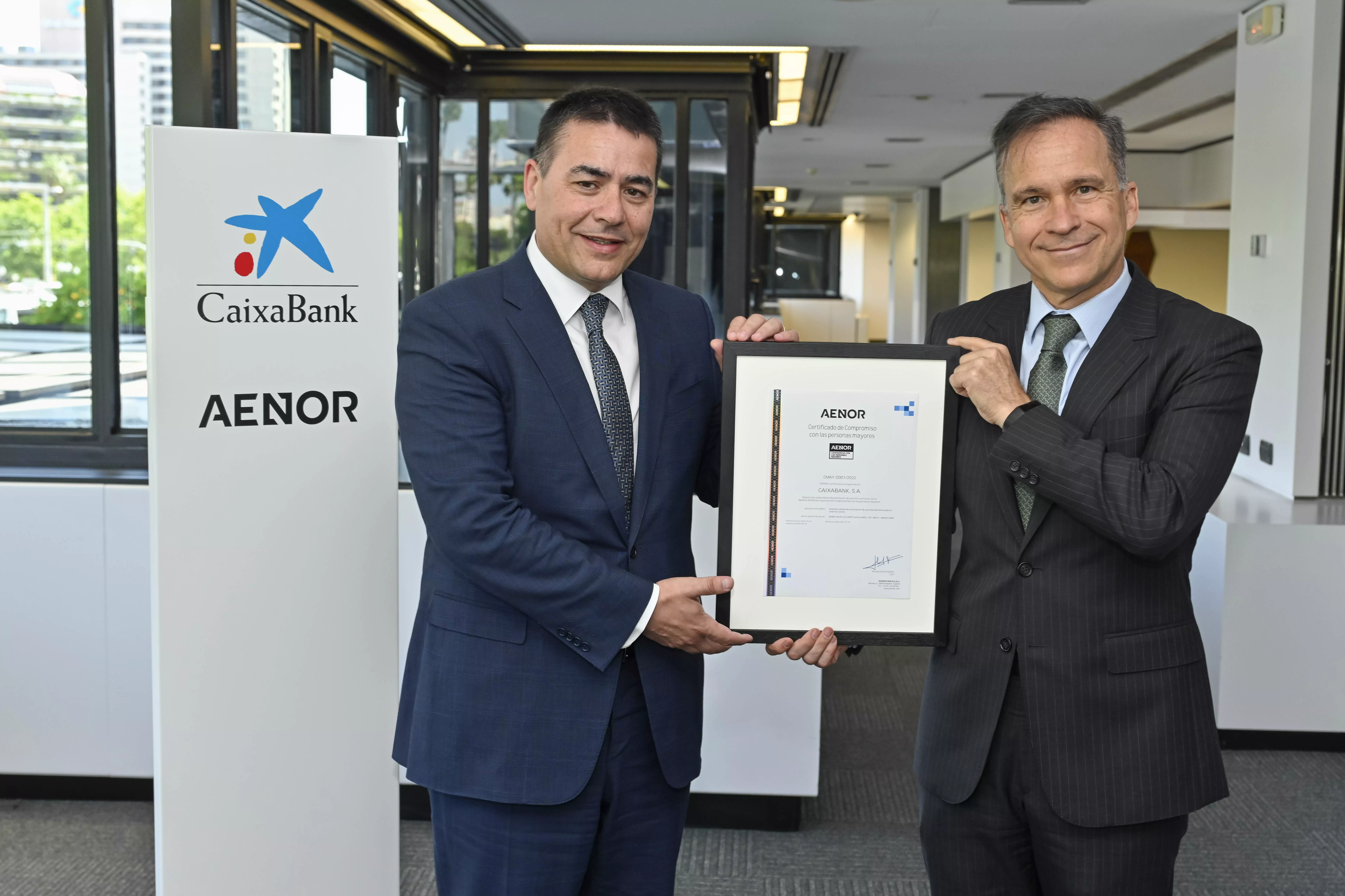 Jordi Mondéjar, director de Negocio de CaixaBank, y Rafael García, CEO de AENOR. CEDIDA