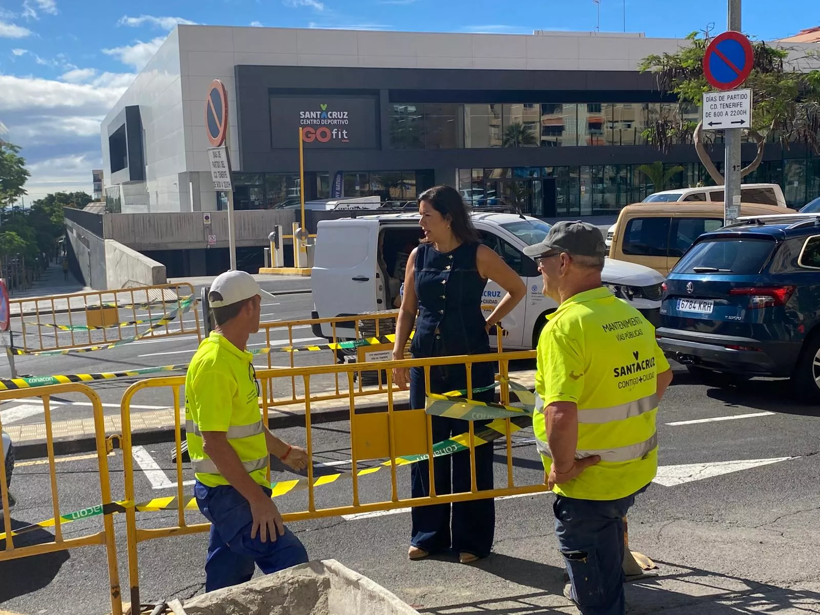 Santa Cruz de Tenerife refuerza la seguridad peatonal junto al GOFit con dos nuevos pasos de cebra. AYUNTAMIENTO