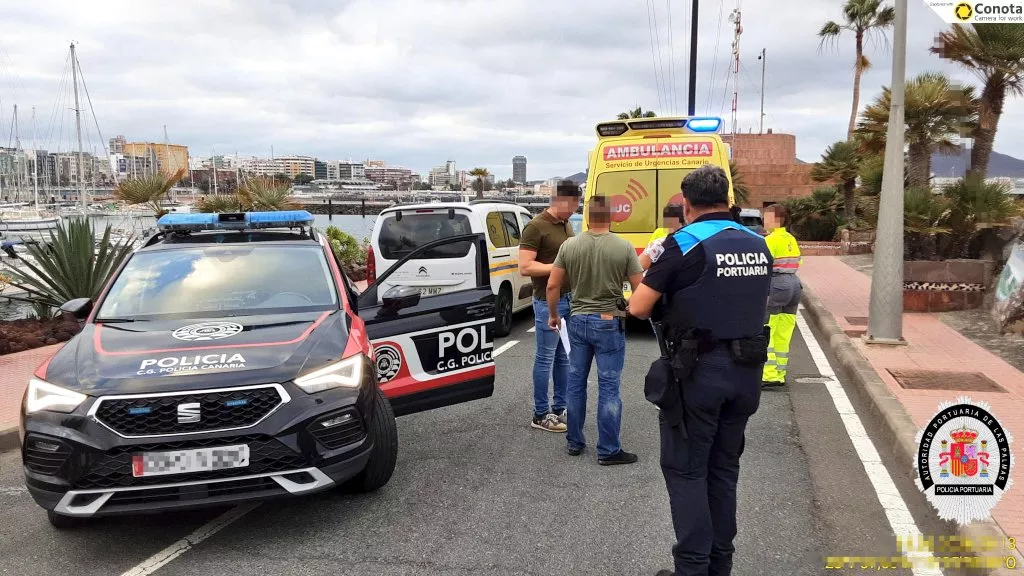 Un menor se lanza al mar para huir de la Policía en Gran Canaria y es rescatado por Salvamento Marítimo