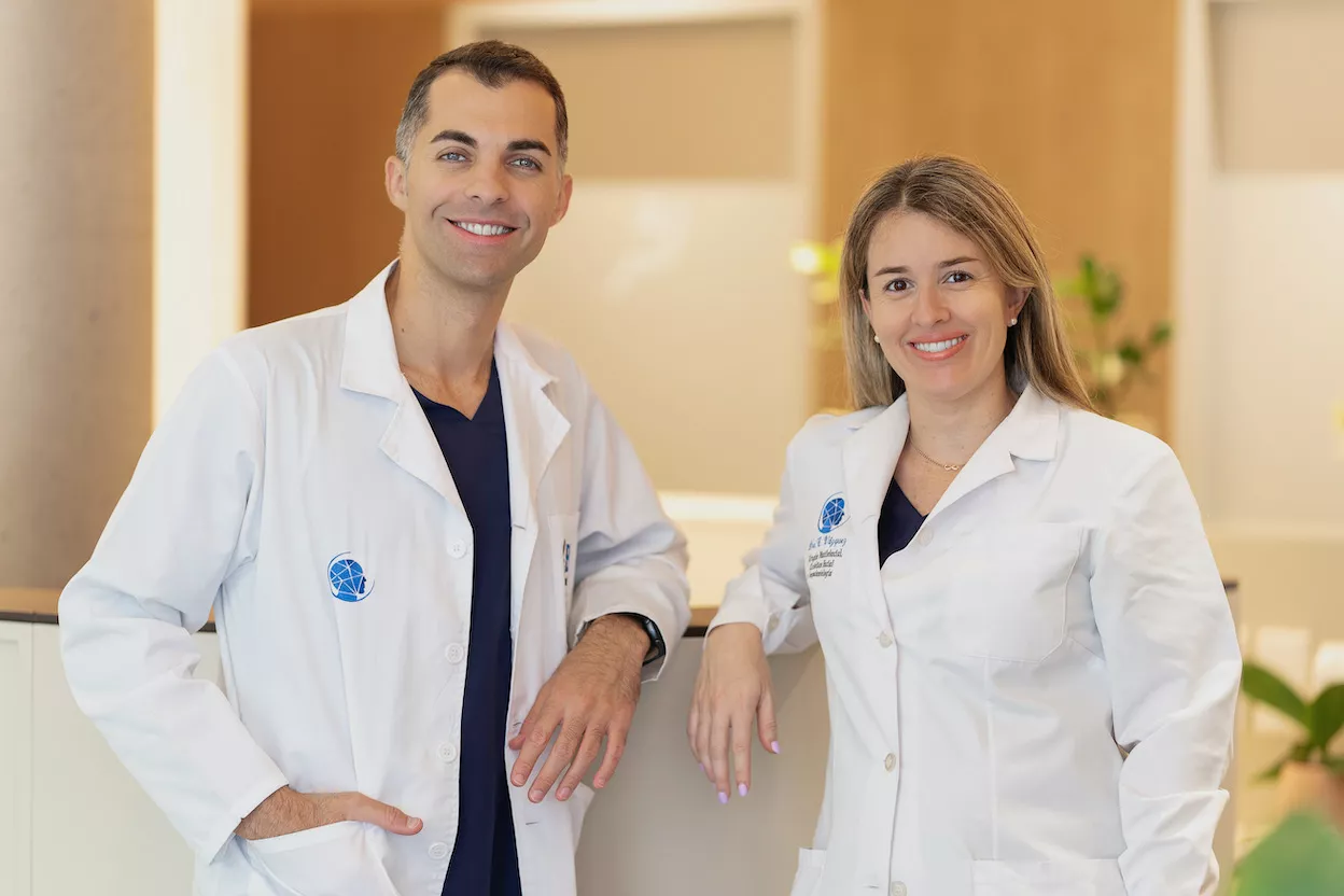 Doctor Bryan Fuentes, especialista en Otorrinolaringología y la doctora Cristina Vázquez, especialista en Cirugía Maxilofacial, directores del Instituto Médico Integral de Cabeza y Cuello (IMICC) en Santa Cruz de Tenerife