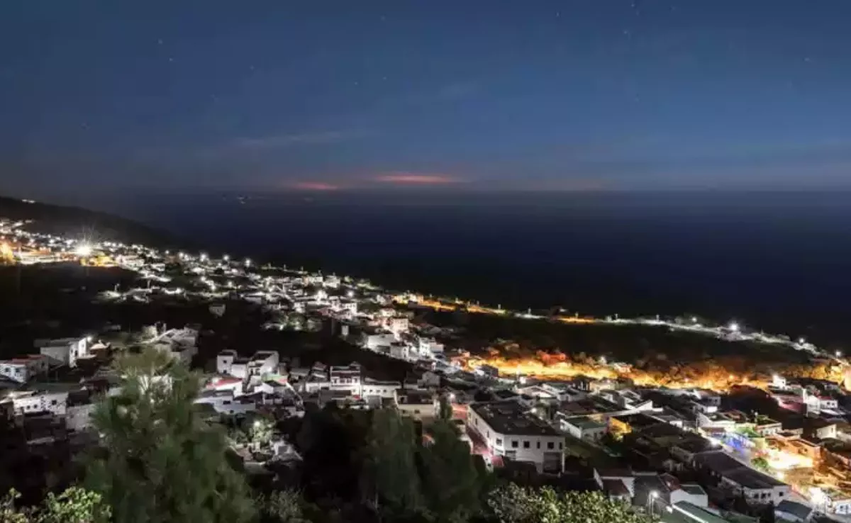 Vista nocturna de la isla de El Hierro |REDES