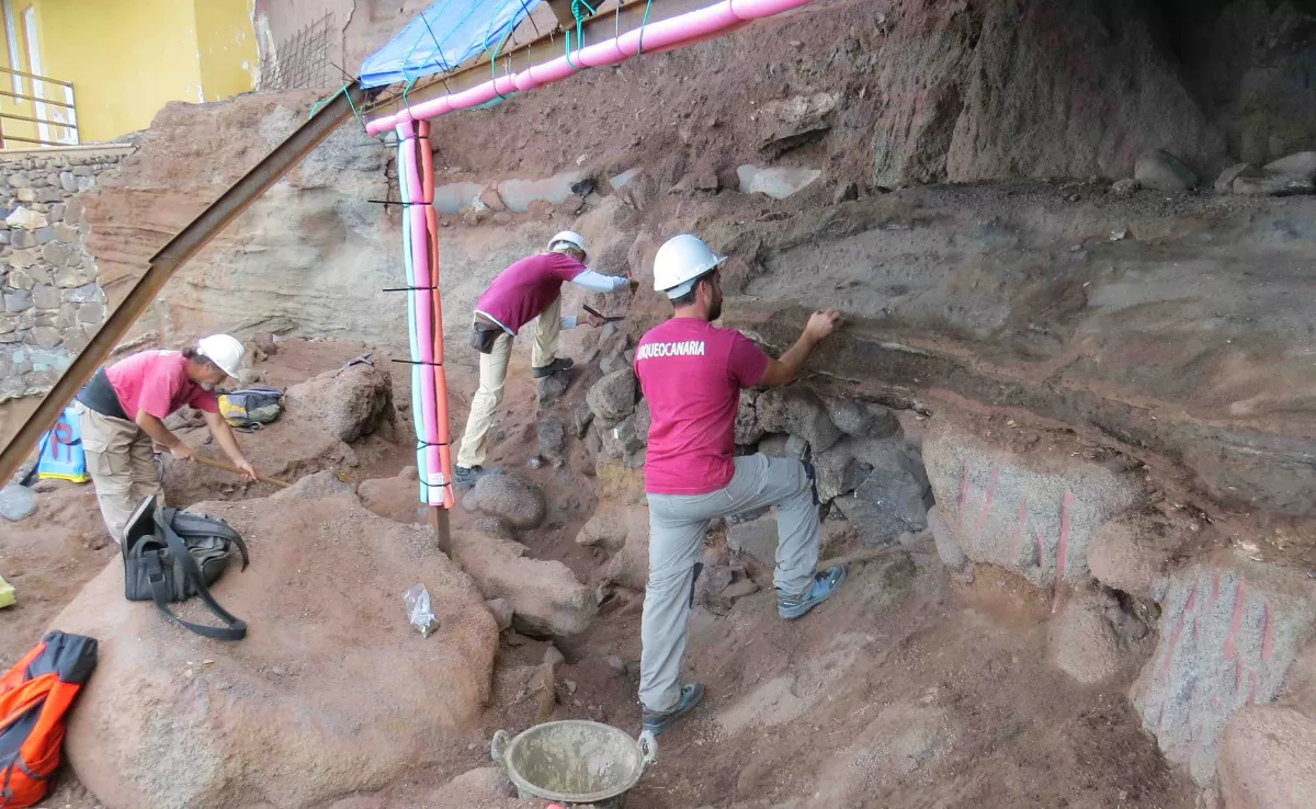 Los arqueólogos en el yacimiento durante su investigación estos años / AH