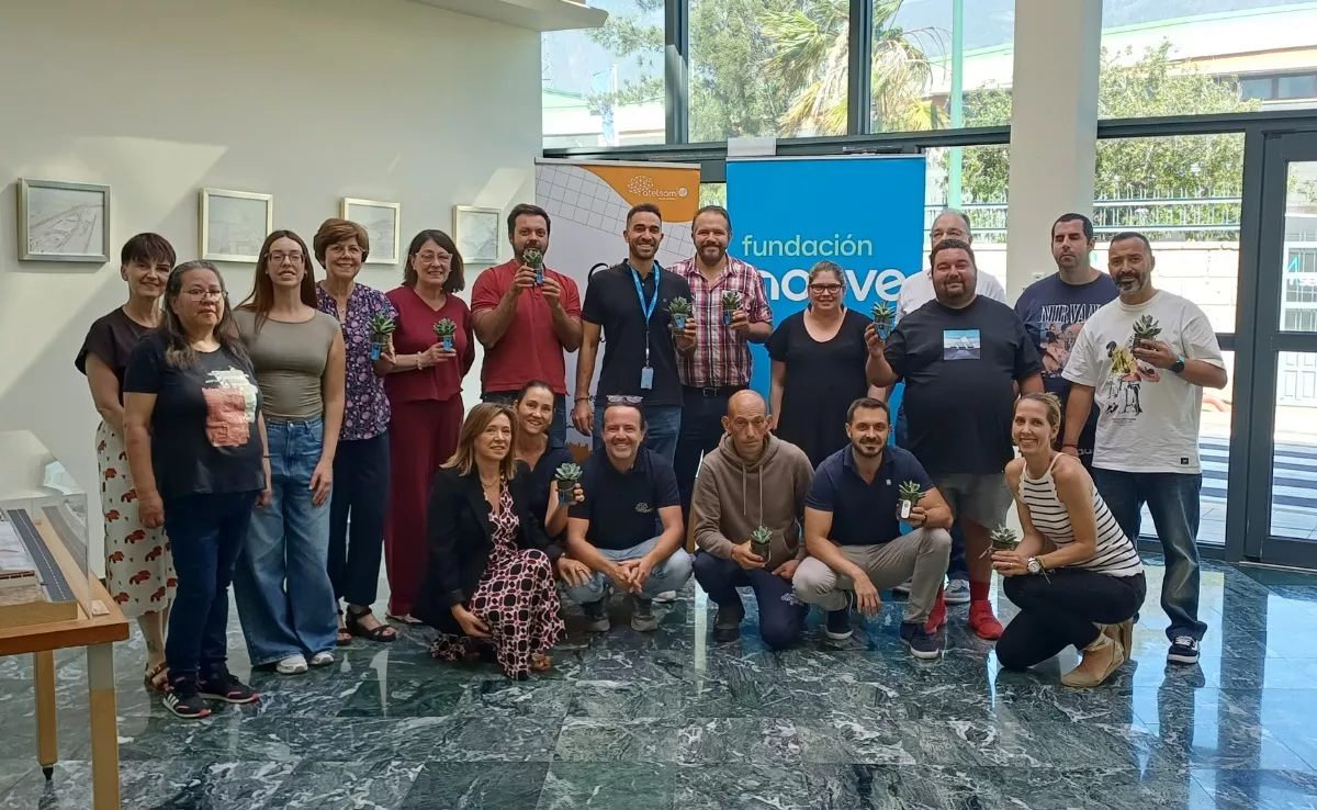 Fundación Moeve visita el taller de terrarios | CEDIDA