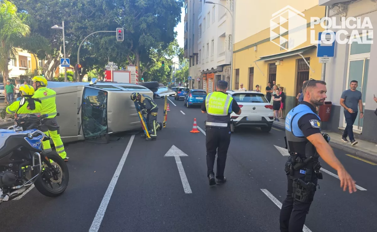 Imagen del accidente ocurrido el 24 de junio a la altura de la plaza de Toros de Santa Cruz de Tenerife. / POLICÍA LOCAL DE SANTA CRUZ DE TENERIFE