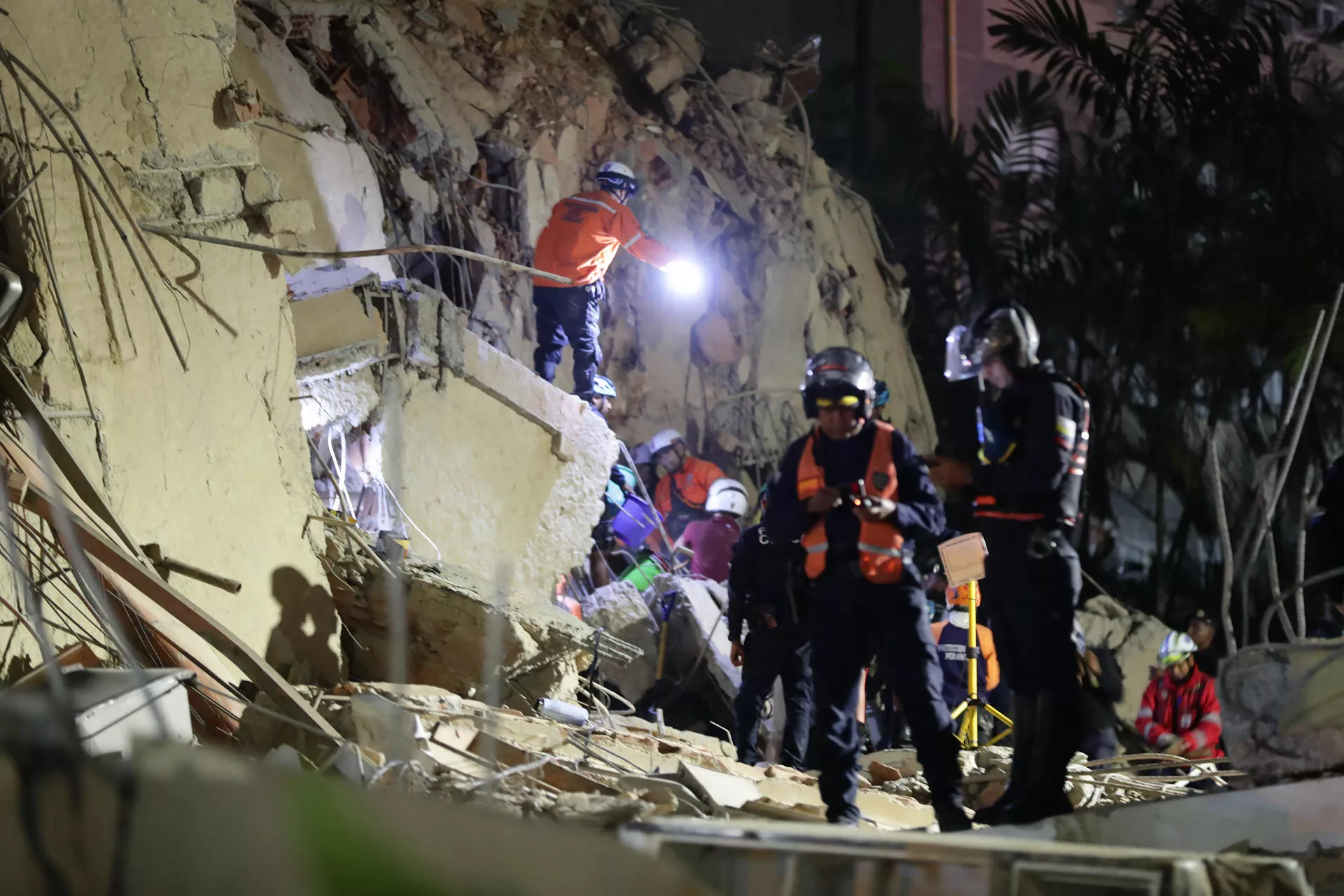 Instantes tras los terremotos de Venezuela. / EFE - RONALD PEÑA