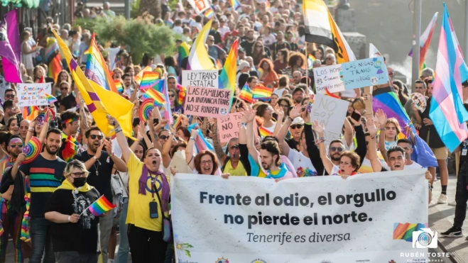 Manifestación LGBTIQA* de Tenerife 2022 en el Puerto de la Cruz / RUBÉN TOSTE