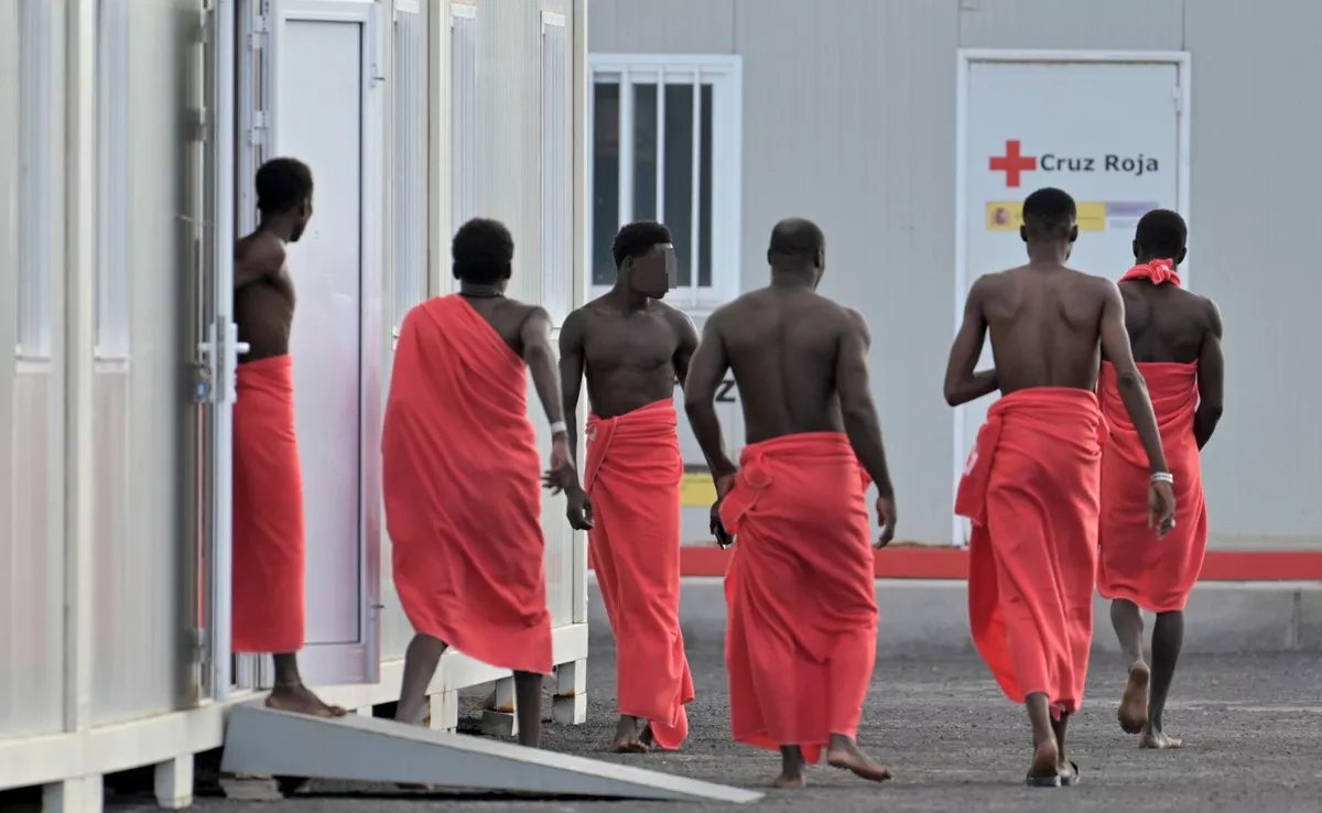 Cinco de las 119 personas migrantes que llegaron a El Hierro el pasado 23 de junio | EFE