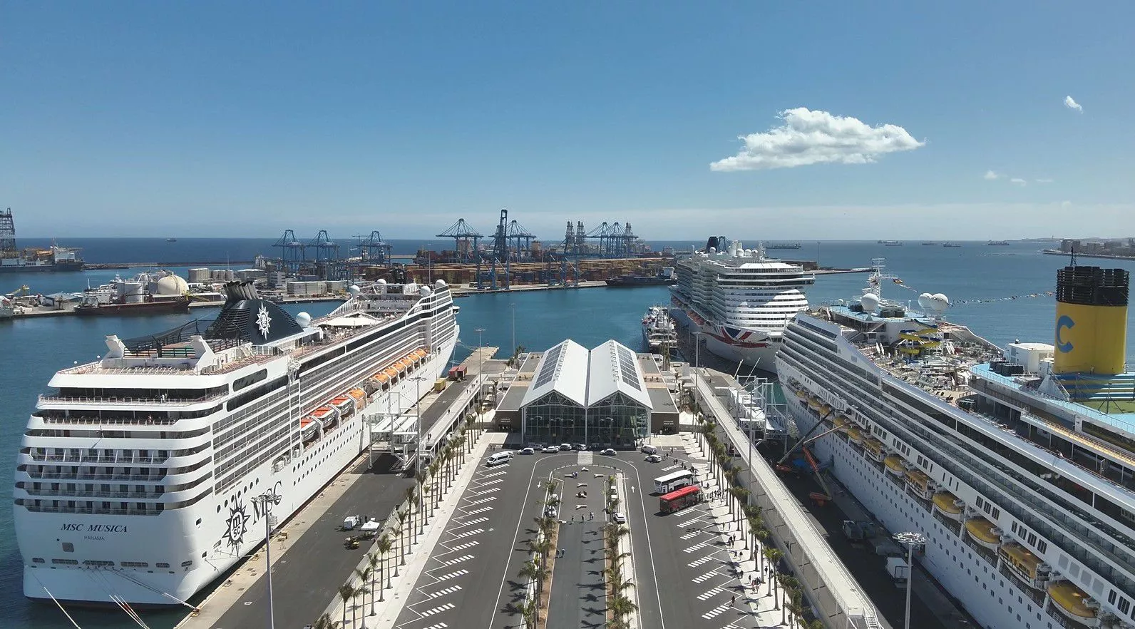 El Puerto de Las Palmas refuerza su posición entre los grandes puertos de cruceros con la Seatrade Cruise Med. AH