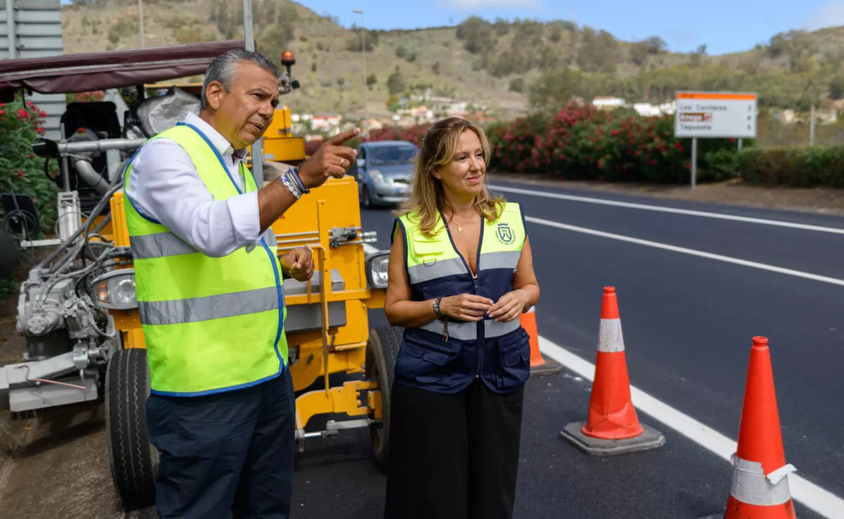 La presidenta del Cabildo, Rosa Dávila y el consejero de Carreteras Dámaso Arteaga / CABILDO DE TENERIFE