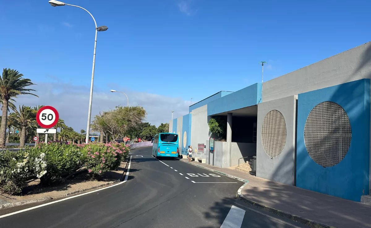 Imagen de la parada exterior de la estación de guaguas de Telde / ATLÁNTICO HOY - MARCOS MORENO