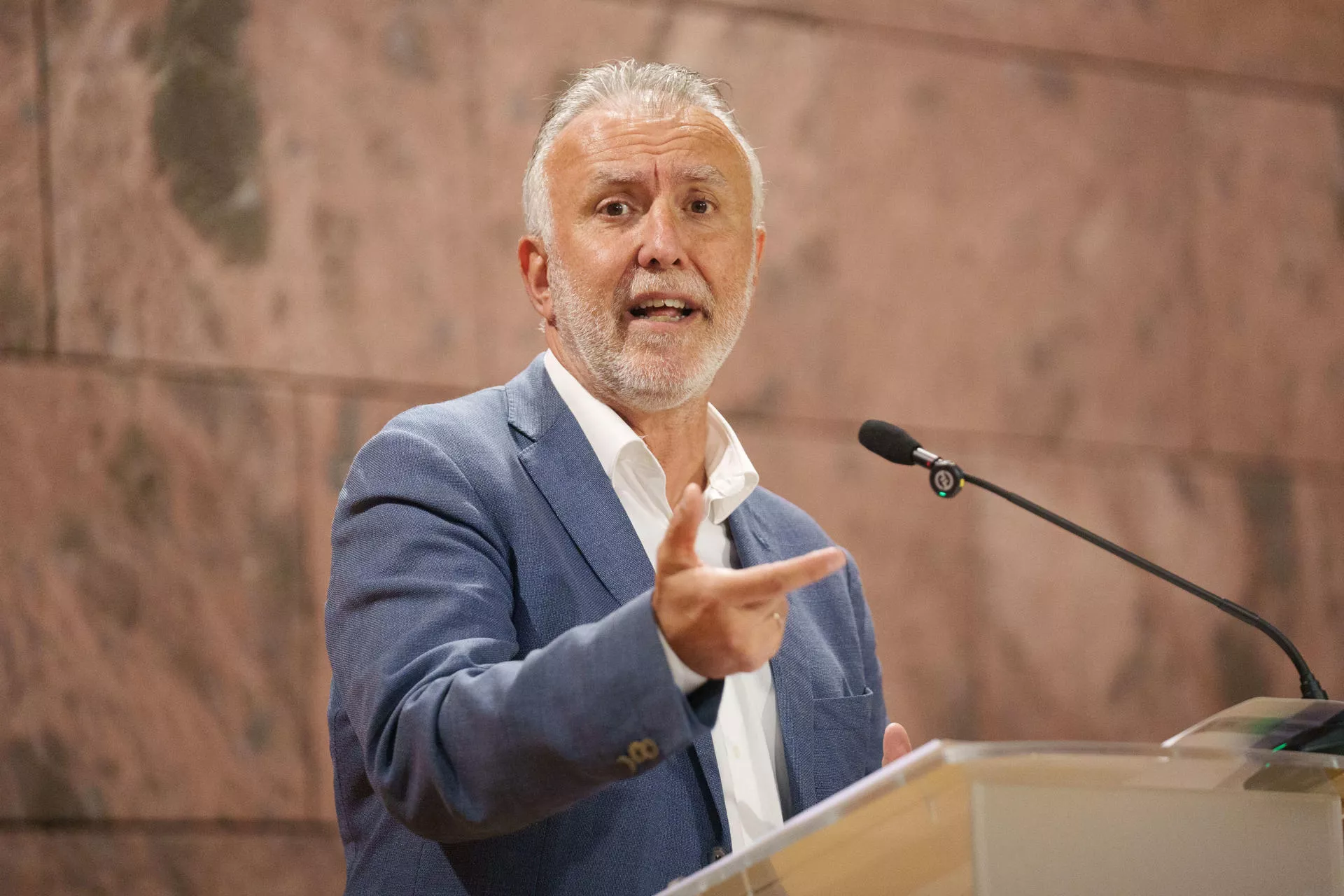 Torres Denies “Unfair Politics” and Warns the State Will Remove the Franco Monument if Santa Cruz Fails to Act Torres Denies “Unfair Politics” and Warns the State Will Remove the Franco Monument if Santa Cruz Fails to Act