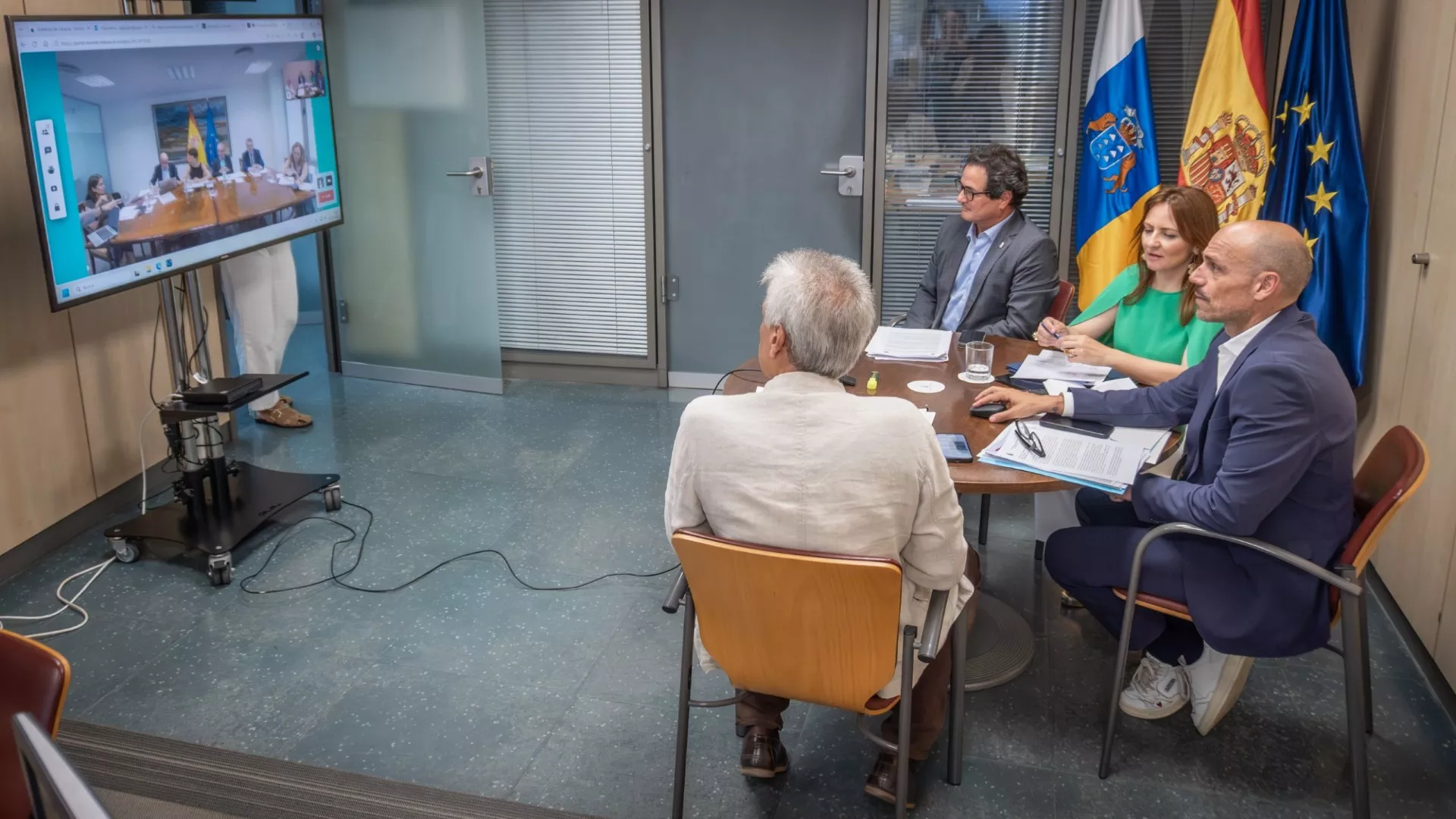 Canarias y el Estado acuerdan crear un órgano bilateral para gestionar los aeropuertos. AH