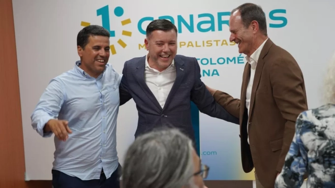 Samuel Henríquez (izq.) junto a Teodoro Sosa (centro) y Óscar Hernández (dcha.) / PRIMERO CANARIAS