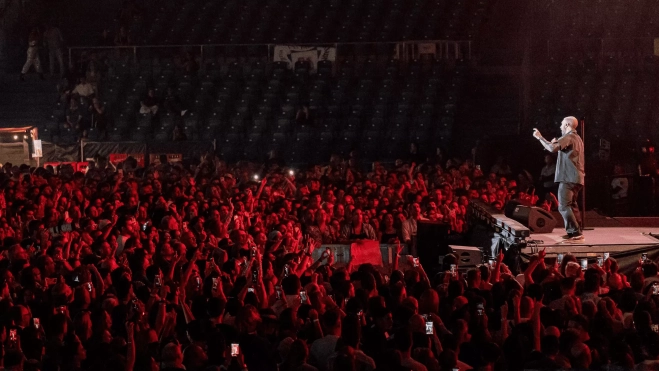 Adam Levine, repartiendo buenas vibraciones en el Estadio de Gran Canaria. / AH Adam Levine, repartiendo buenas vibraciones en el Estadio de Gran Canaria. / AH