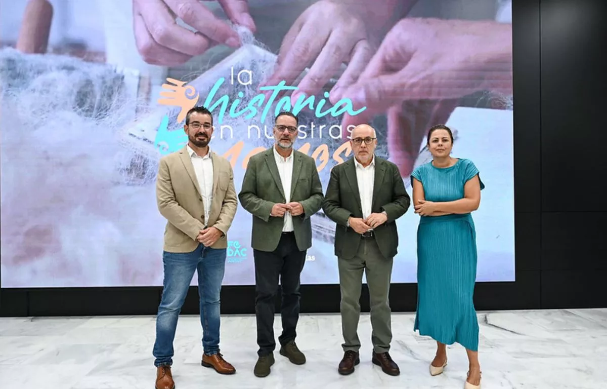 El presidente del Cabildo, Antonio Morales, junto con el consejero de Educación, Poli Suárez. CABILDO