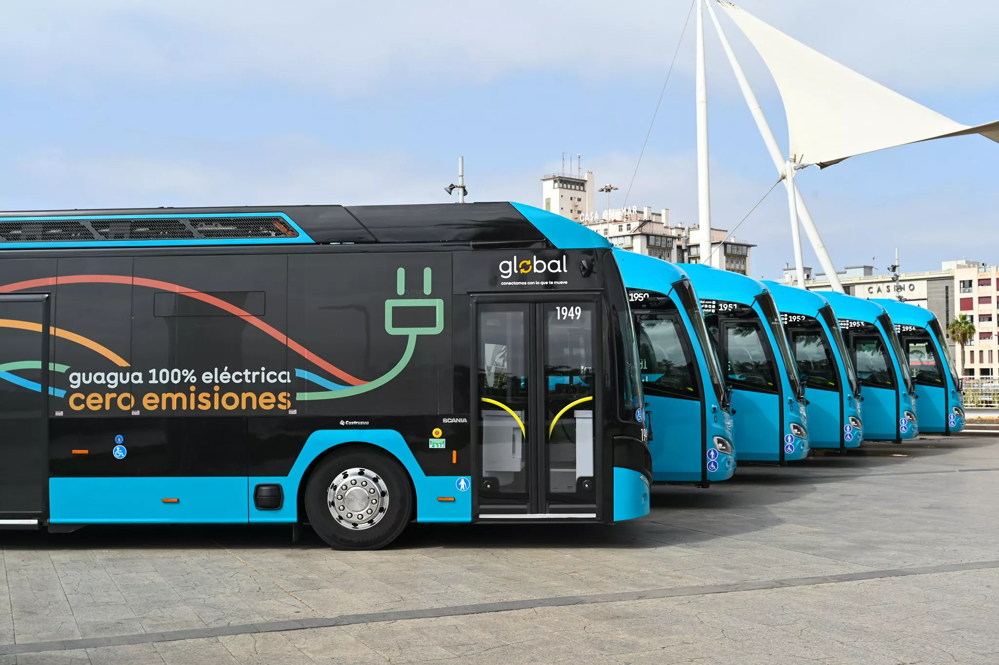Global pone a rodar en Gran Canaria la primera guagua interurbana 100% eléctrica de Canarias. AH