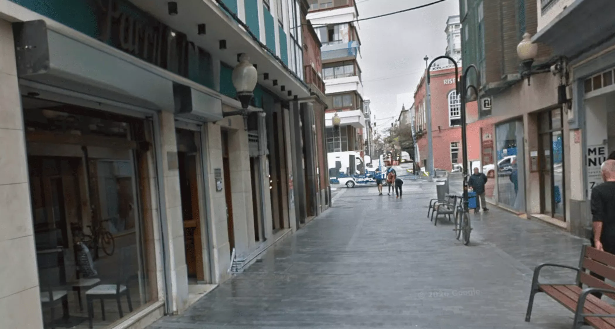 La Pastelería Parrilla deja Triana tras 120 años y comienza una nueva vida en Tomás Miller. / AH