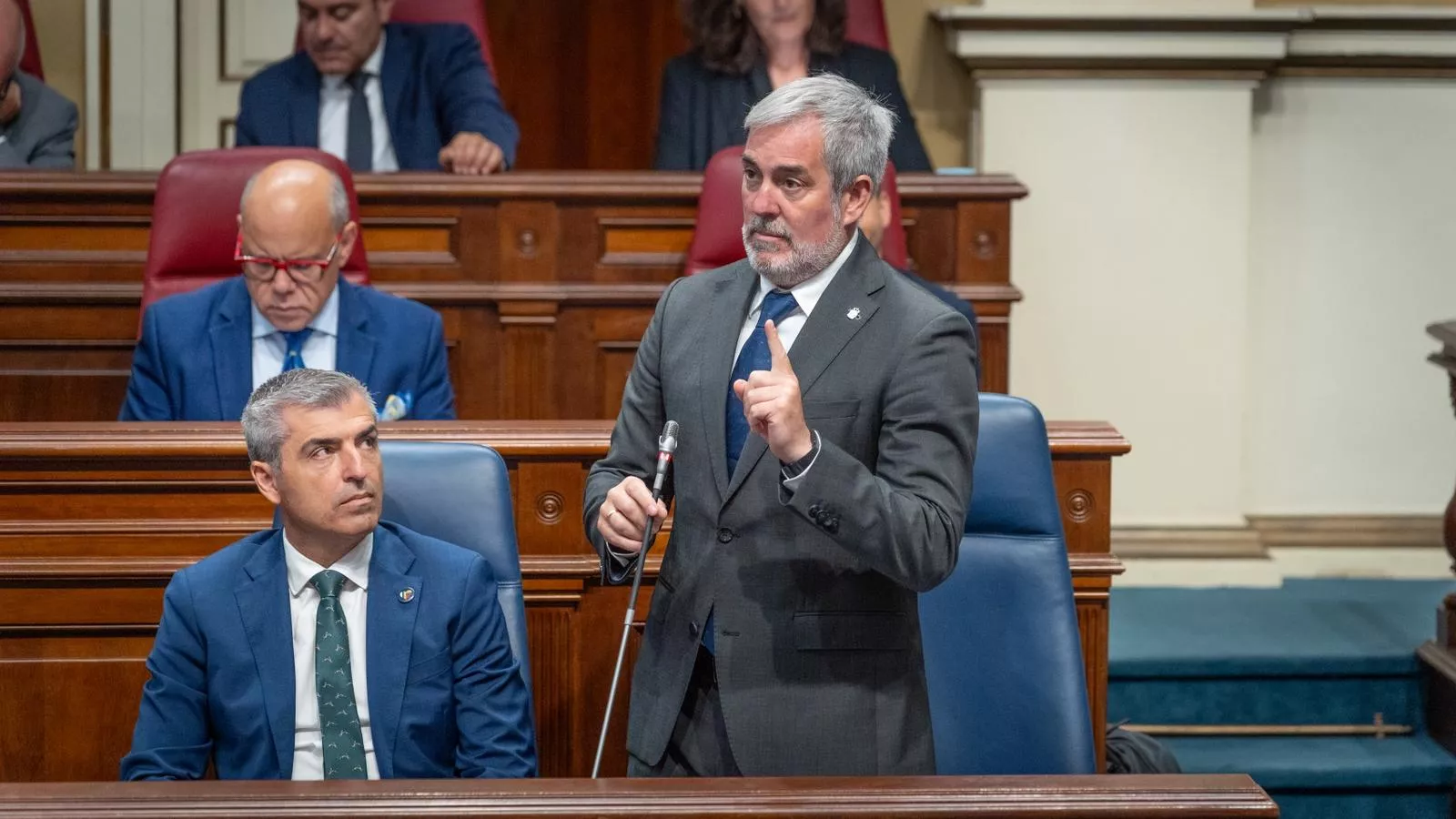 El presidente Clavijo, durante el pleno del Parlamento de este martes. GOBCAN