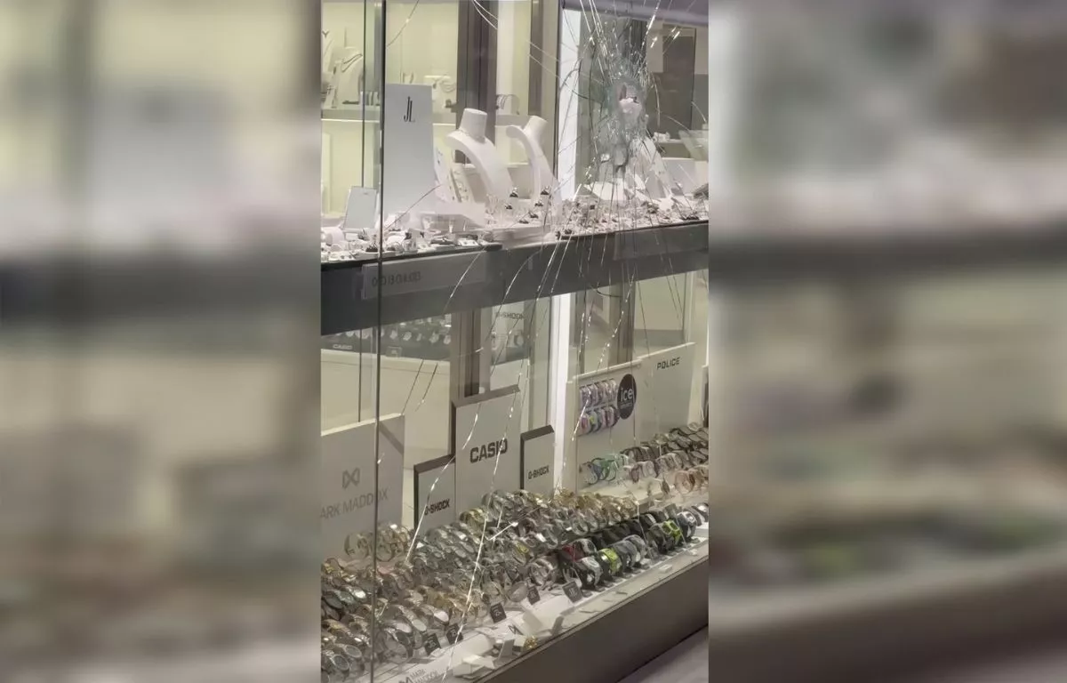 Cuatro encapuchados atracan una joyería del C.C. El Mirador en Las Palmas
