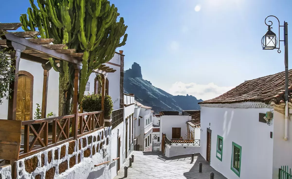 Imagen de una calle de Tejeda / TURISMO DE ESPAÑA