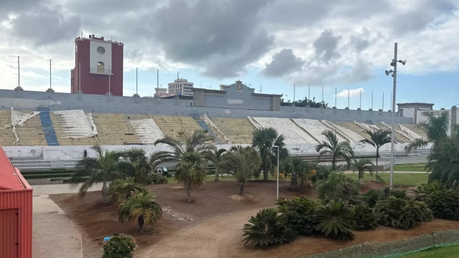 El mal estado de las gradas de la zona naciente del Estadio Insular / MARCOS MORENO - ATLÁNTICO HOY El mal estado de las gradas de la zona naciente del Estadio Insular / MARCOS MORENO - ATLÁNTICO HOY