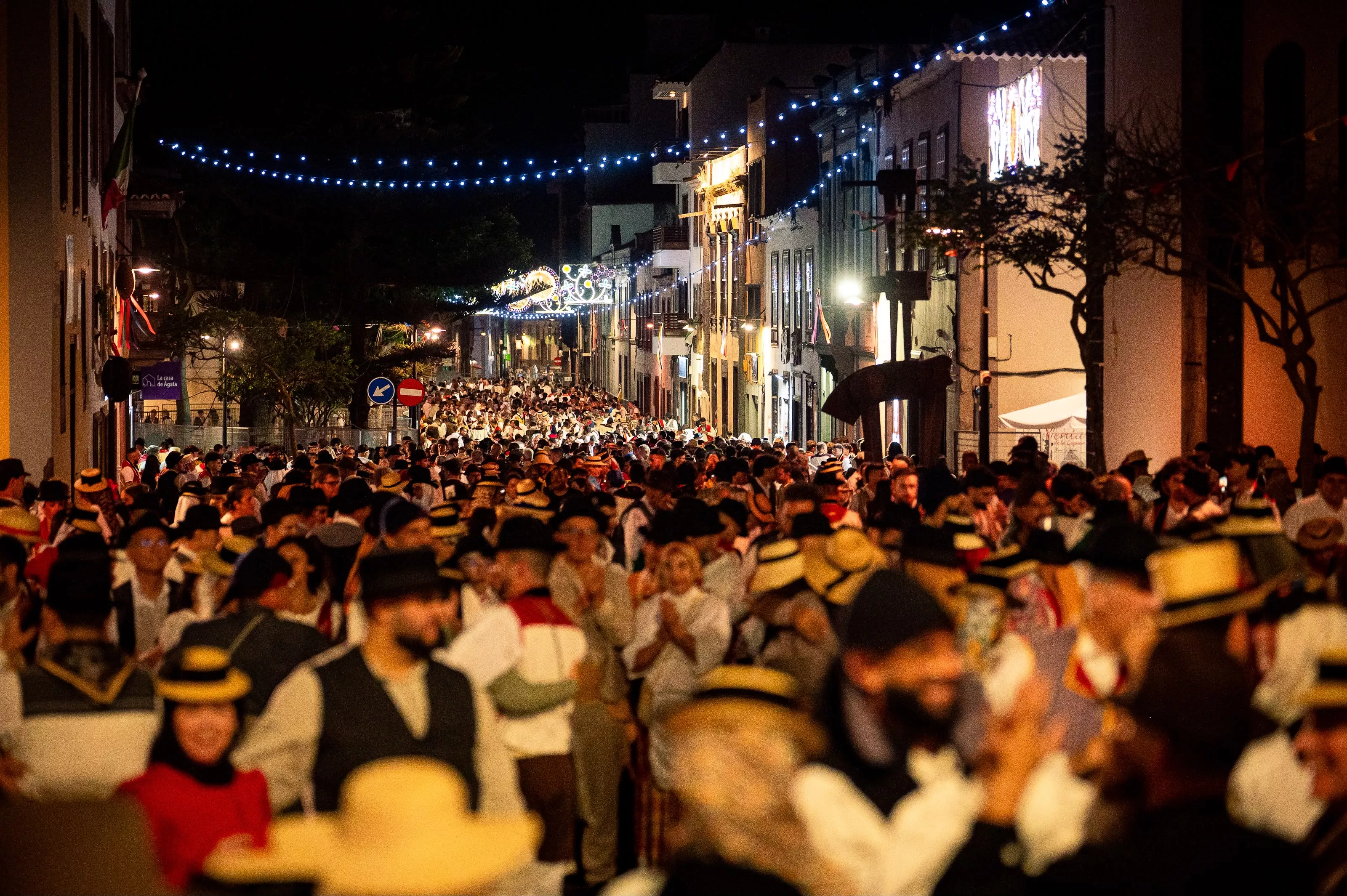 El Baile de Magos de San Benito Abad recibe 12.000 asistentes./ CEDIDA