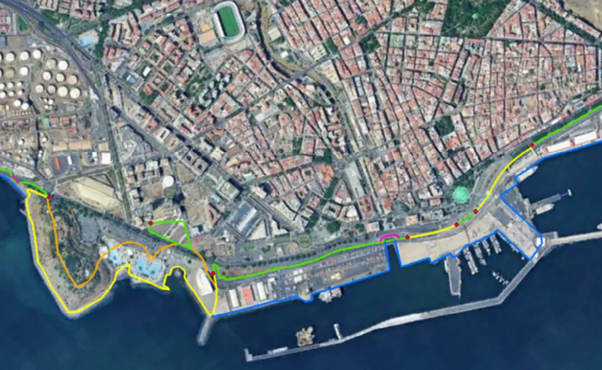 Costas redefine casi dos kilómetros del litoral de Santa Cruz tras la desafectación de terrenos del puerto./ AH