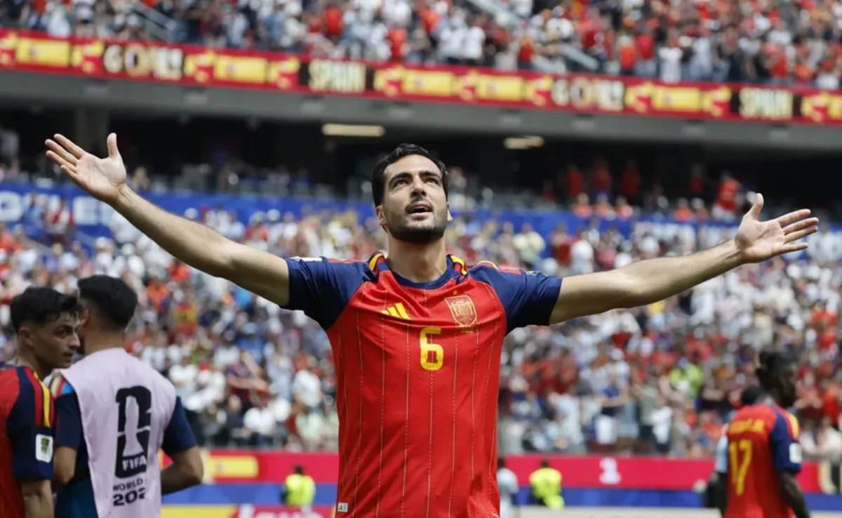 Mikel Merino de España celebra un gol en un partido de cuartos de final del Mundial / EFE