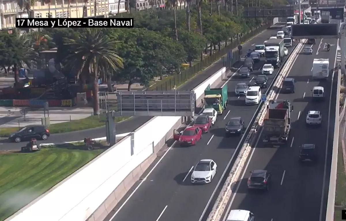 Accidente con varios vehículos en la GC-1 a la altura de la Base Naval. POLICIA LOCAL