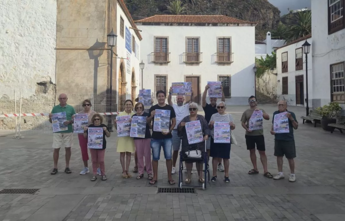 Denuncian el "abandono institucional" del litoral de San Juan de la Rambla con una protesta vecinal. AH