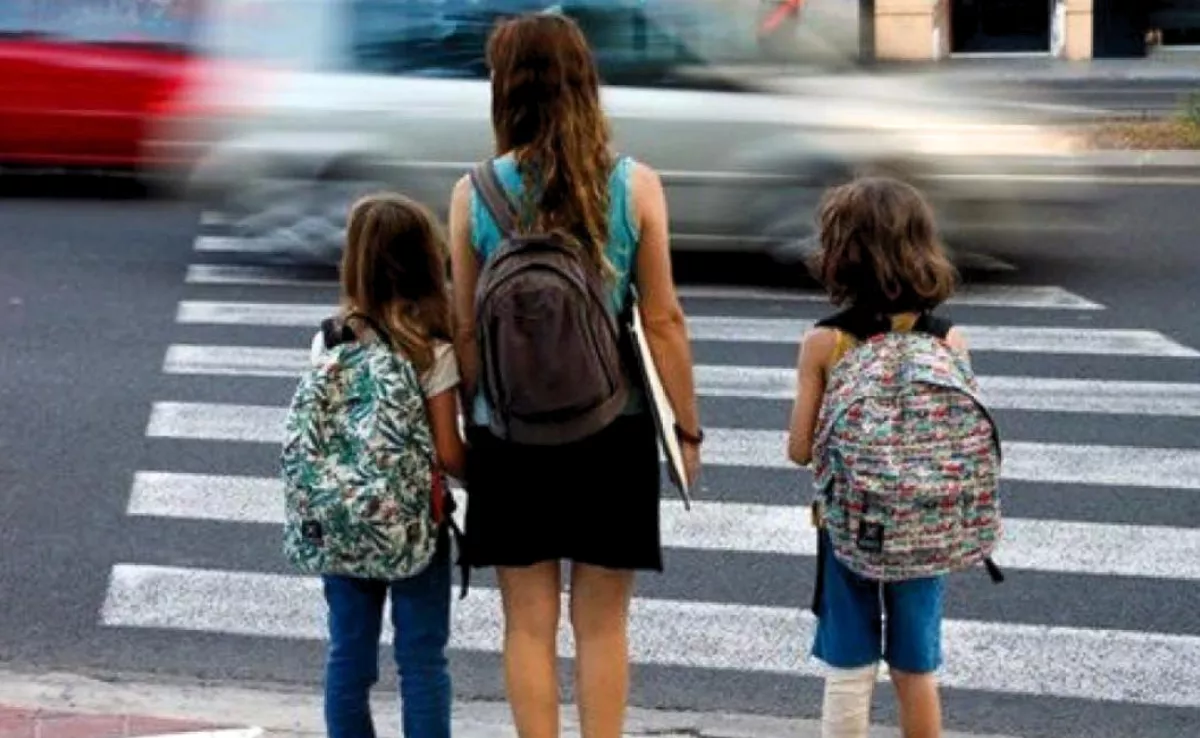 Familias al límite en Canarias: uno de cada tres hogares con menores está en riesgo de pobreza