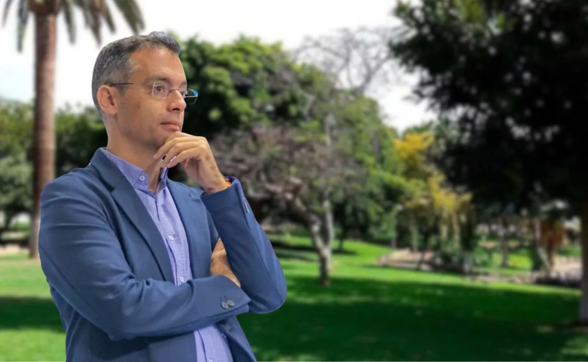Carlos Tarife, concejal de Servicios Públicos en el Ayuntamiento de Santa Cruz | MONTAJEAH