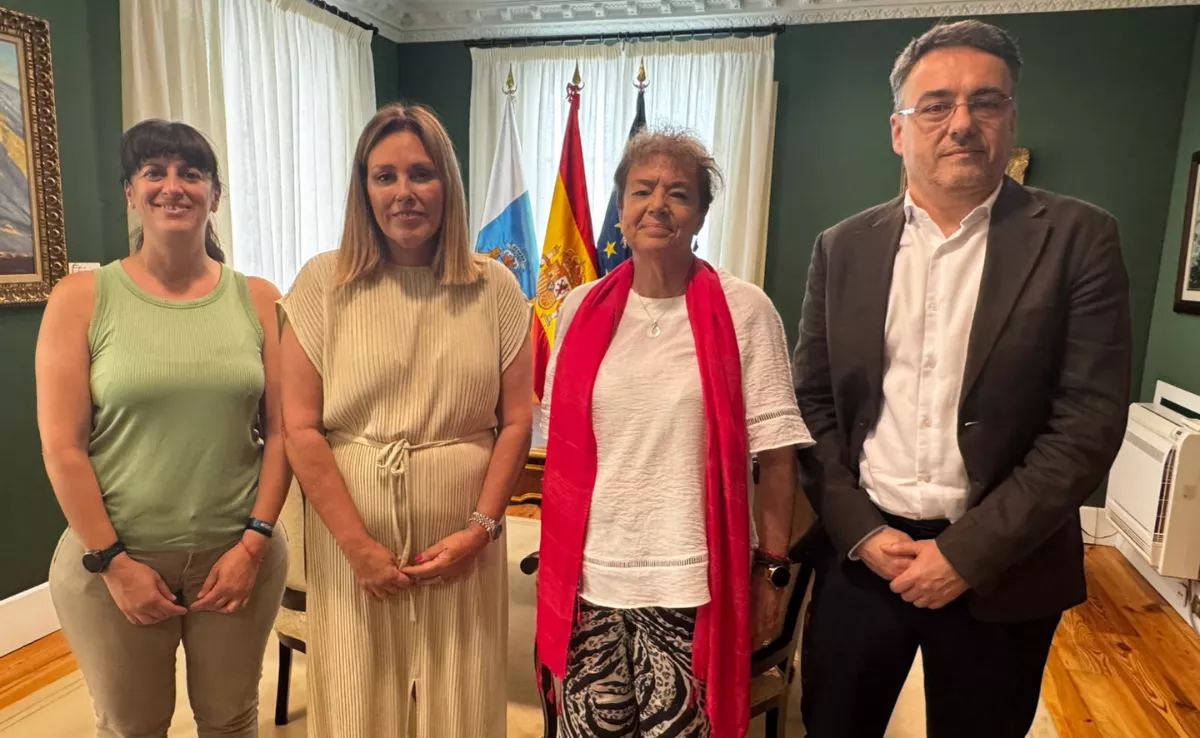 Reunión de Astrid Pérez con el Consejo Escolar / PARLAMENTO DE CANARIAS
