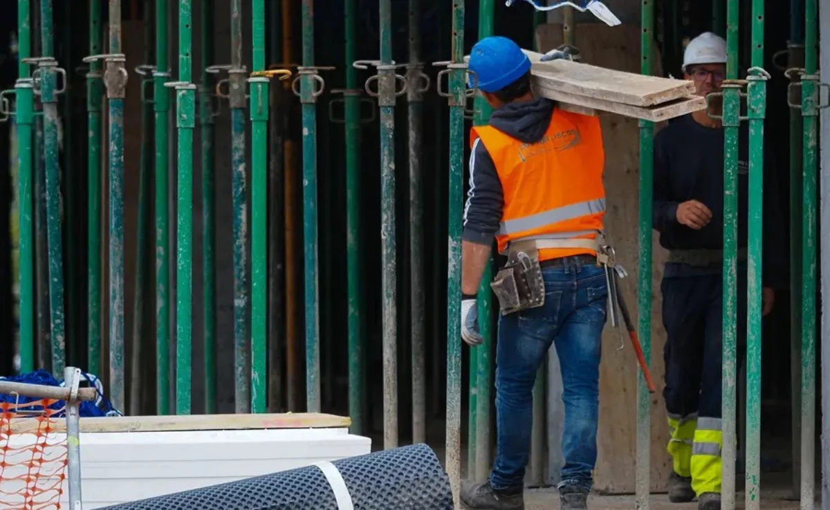 Un trabajador de la construcción / EFE